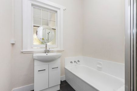 Thinking of selling? Contact our agent - Photo 2