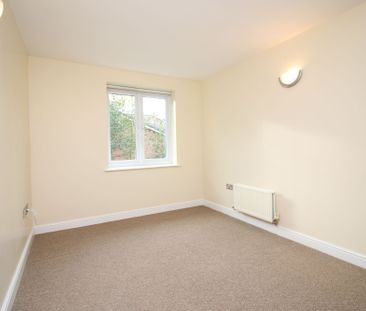 2 bed apartment to rent in Orchard Court, Bury, BL9 - Photo 2