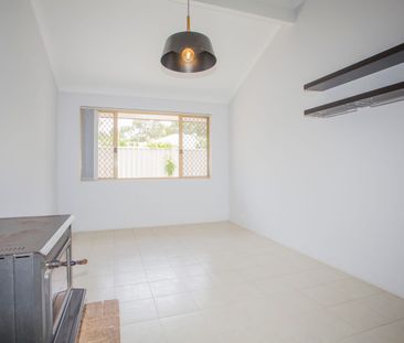 Spacious Family Home with Large Backyard & Entertaining Area - Photo 2