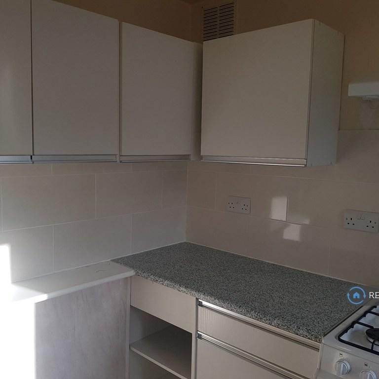 2 bedroom maisonette to rent - Photo 1