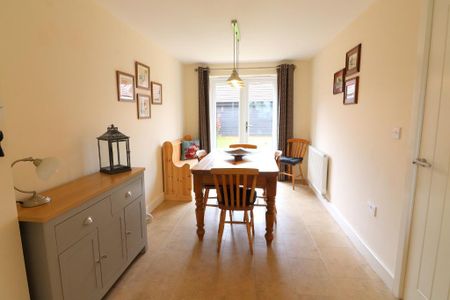 3 Bedroom Detached To Rent - Photo 3