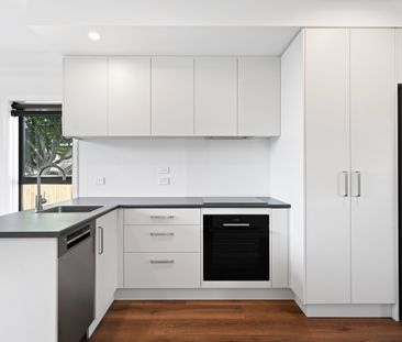 Discover modern living at its finest with this brand-new, architect... - Photo 3