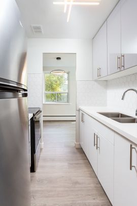 For Lease - 5 Hill Heights Road Unit# 107, Toronto, Ontario - Photo 1