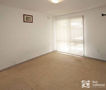 Comfort & Convenience in the Heart of Cranbourne - Photo 3