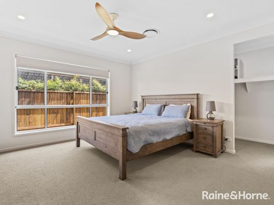 IMMACULATE FAMILY HOME IN SHORELINE - Photo 1