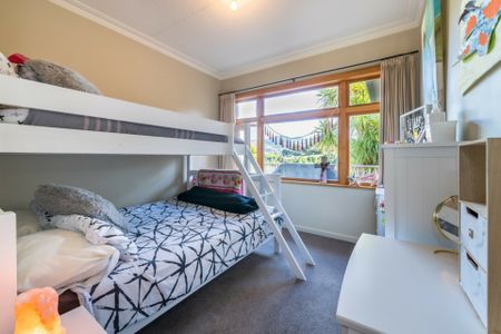 Captivating on Castlewood Road - Photo 2