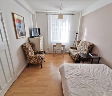 Studio to rent - Photo 5