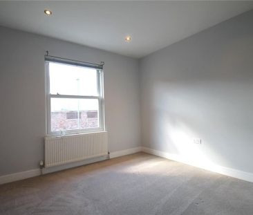 2 bedroom semi-detached house to rent - Photo 6