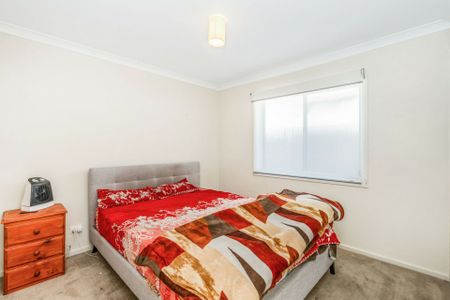 Beautifully Presented Home - Photo 2