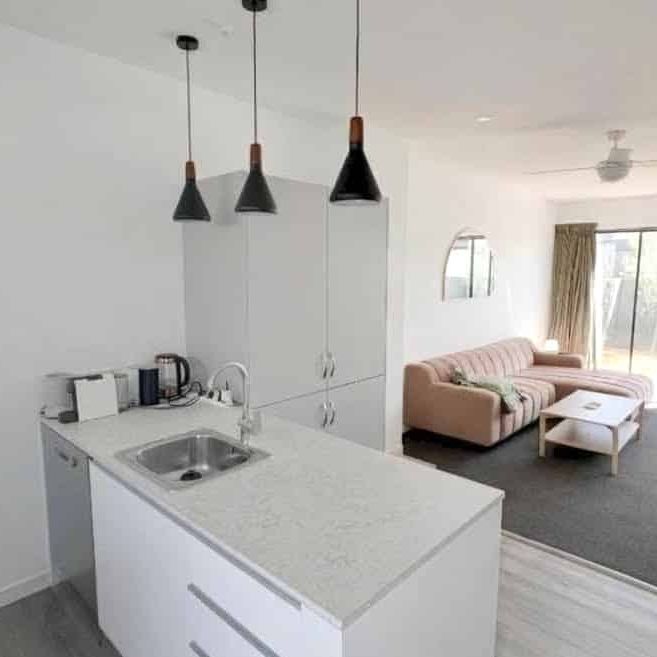 14/6 Oswald Crescent, Paparangi - Photo 1