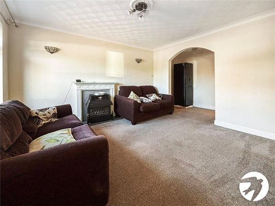 5 bedroom semi-detached house to rent - Photo 1