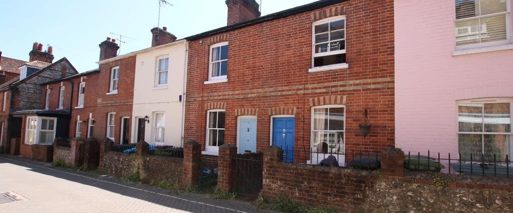 3 bedroom terraced house to rent - Photo 1