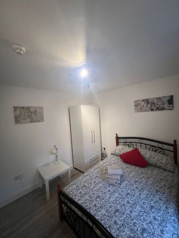 1 Bed Flat, Morrish Road, SW2 - Photo 3
