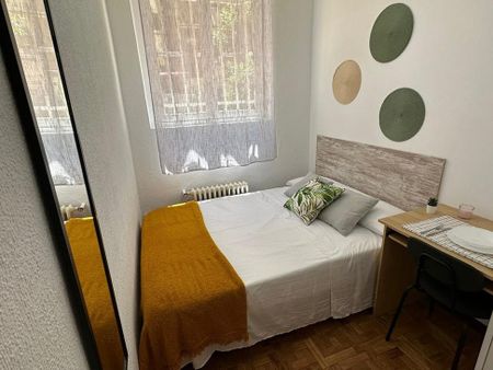 Calle de la Infanta Mercedes, Madrid, Community of Madrid 28020 - Photo 4