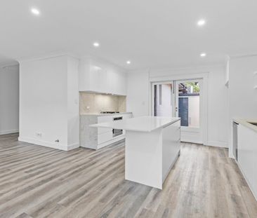 LARGE, FRESHLY PAINTED FOUR BEDROOM HOME IN PRIME LOCATION ! - Photo 6