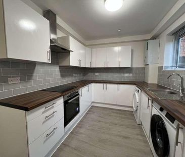 Woking, Surrey, GU21 - Photo 5