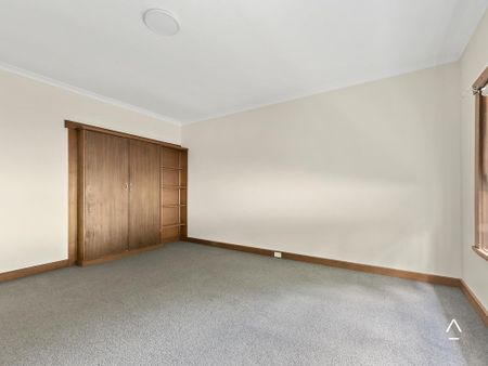 Spacious Family Home with Stunning River & Mountain Views - Photo 5