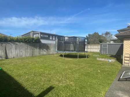 Beachlands, 4 Bedroom Family Home - Photo 3