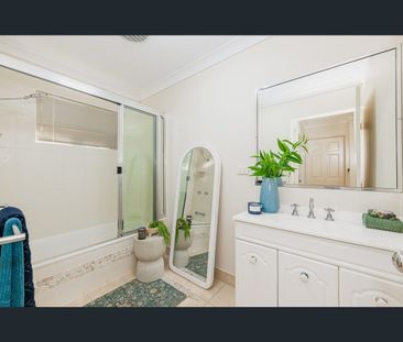 16 Bamboo Crescent, Mount Louisa, Qld 4814 - Photo 5