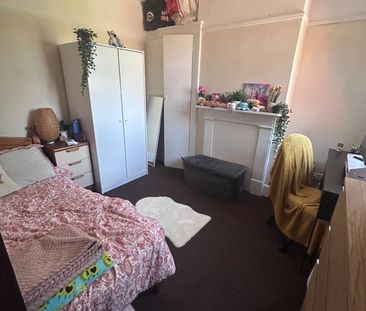 Room in a Shared House, Cromwell Road, SO15 - Photo 2