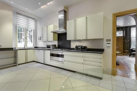 4 bedroom flat to rent - Photo 2