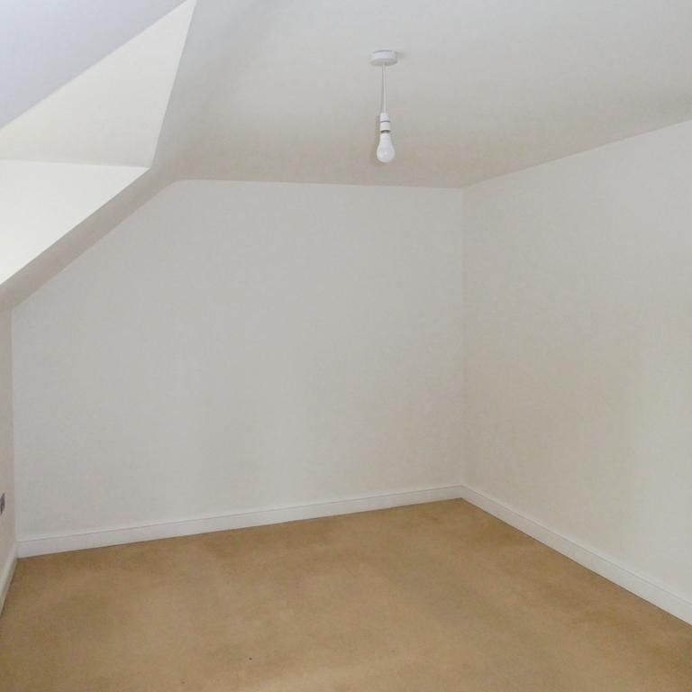 3 bedroom flat to rent - Photo 1