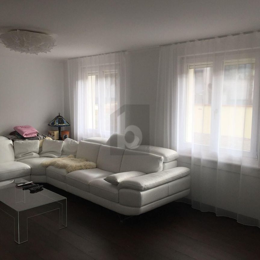 GENEROUS WITH GARDEN - Foto 1