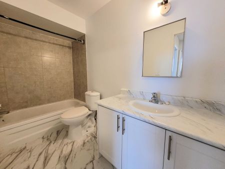 For Lease - 477 Dean Avenue Unit# 6, Oshawa, Ontario - Photo 3