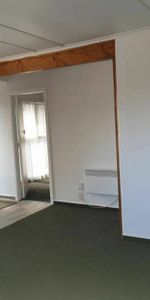 Refurbished unit close to CBD - Photo 3