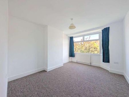 Buckingham Avenue, Feltham, TW14 - Photo 2