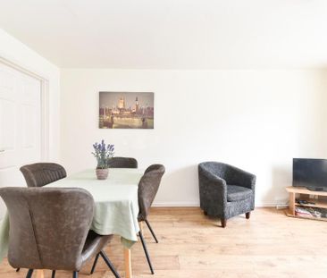 4 bedroom detached house to rent - Photo 4