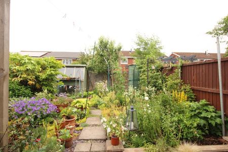 3 bedroom terraced house to rent - Photo 2