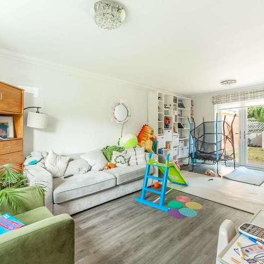 Wright Close, Bushey, WD23 - Photo 1