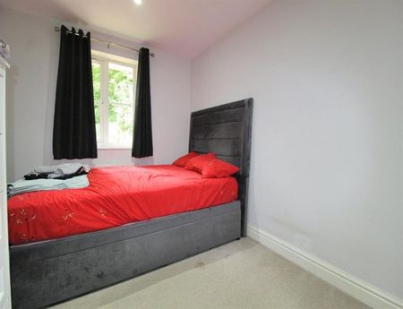 4 Bedroom Semi Detached To Let - Photo 5