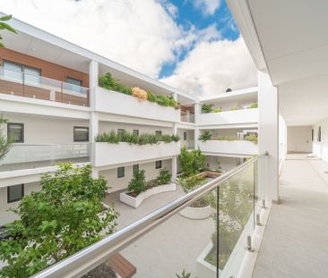 2 Car Bay Apartment @780 Per Week - Photo 4