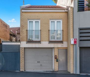 Oversized Apartment In The Heart Of Mosman Village - Photo 4