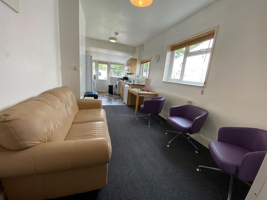 6 bedroom terraced house to rent - Photo 1