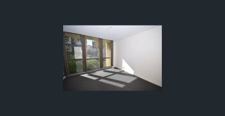 Contemporary 2 Level One bedroom Apartment with Courtyard. - Photo 5