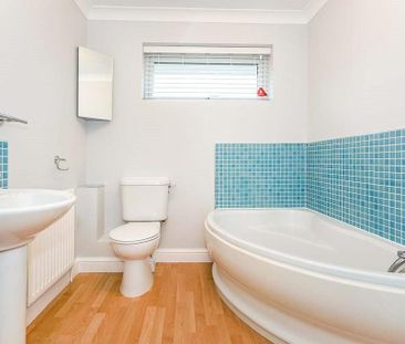 3 bedroom terraced house to rent - Photo 6