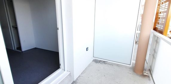 Location Appartement 1 pièce 18m² NIMES 30000 - Photo 2