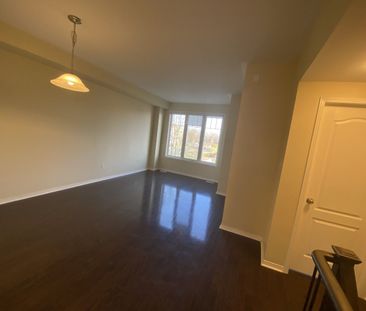 For Lease - (Main) - 3215 Thomas Street Unit# 2, Mississauga, Ontario - Photo 3