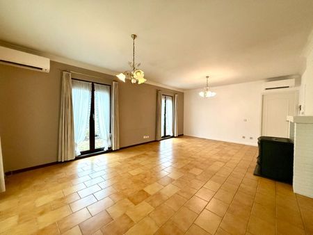 Verzorgde, energetisch gerenoveerde woning in rustige en centrale verkaveling - Photo 5