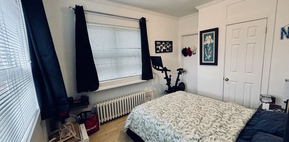 BEAU 3 1/2 AU COEUR DE BEDFORD ! - Photo 2