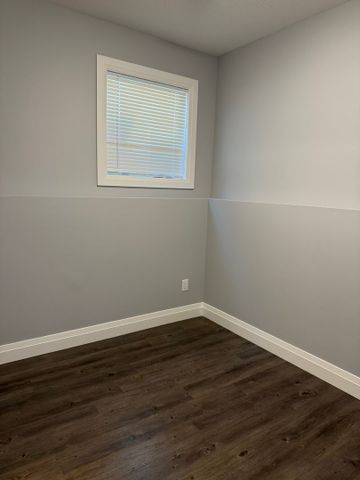 Aspen Ridge - 4 Bedroom/3Bathroom Upper Unit - 208 Barrett St - Photo 5