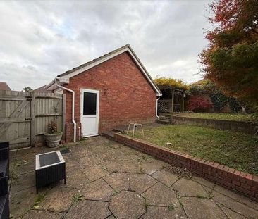 Longmeade, Gravesend, DA12 - Photo 1