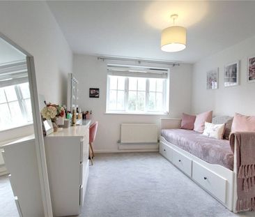 Lyndhurst Road, Fleet, Hampshire, GU51 - Photo 4