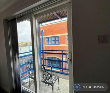 2 bedroom flat to rent - Photo 6