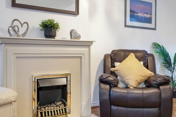 4 bedroom detached house to rent - Photo 1