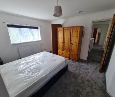 6 bedroom detached house to rent - Photo 6