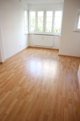 Wohnen am Heimgarten ! Laminat - Balkon am Wohnzimmer!!! - Foto 2